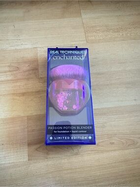 Real Techniques Enchanted Foundation Brush